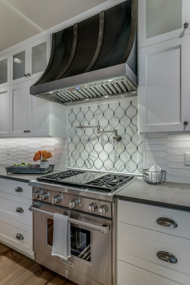 Transitional kitchen photo in Seattle