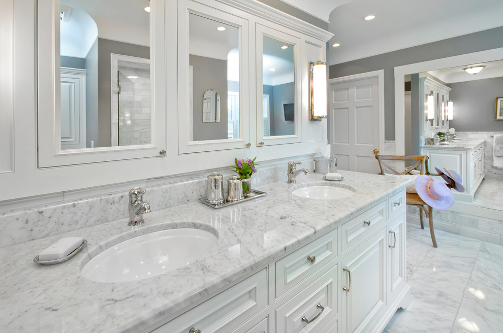 Bathroom - traditional bathroom idea in Cincinnati