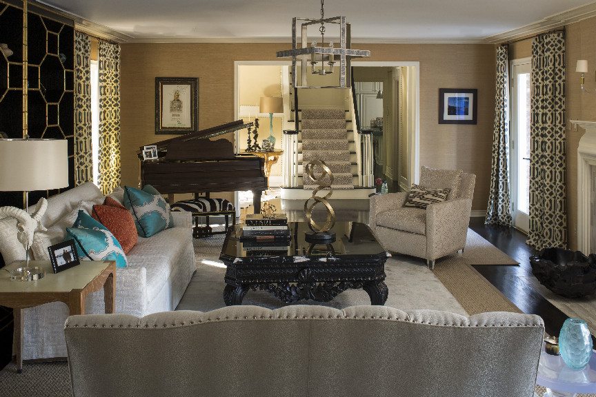 Transitional home design photo in Dallas