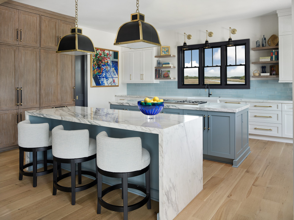 Kitchen - transitional kitchen idea in Charleston