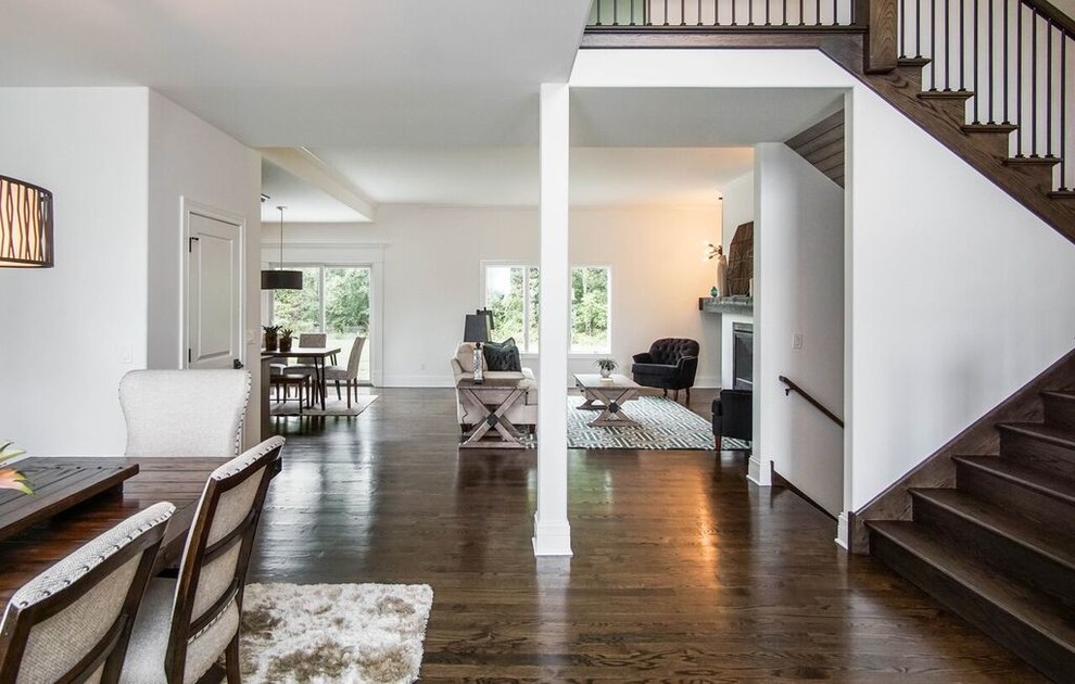 Inspiration for a transitional home design remodel in Chicago