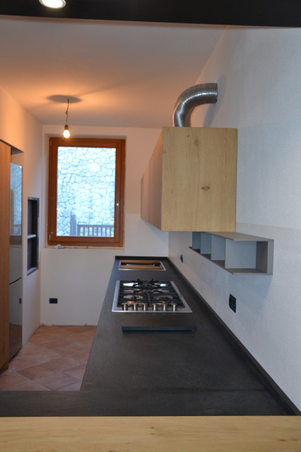 cucina moderna in legno_con profilo Linea modern-kitchen