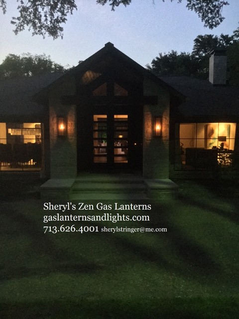Inspiration for a contemporary exterior home remodel in Houston