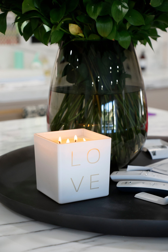 Kitchen - kitchen idea in Miami