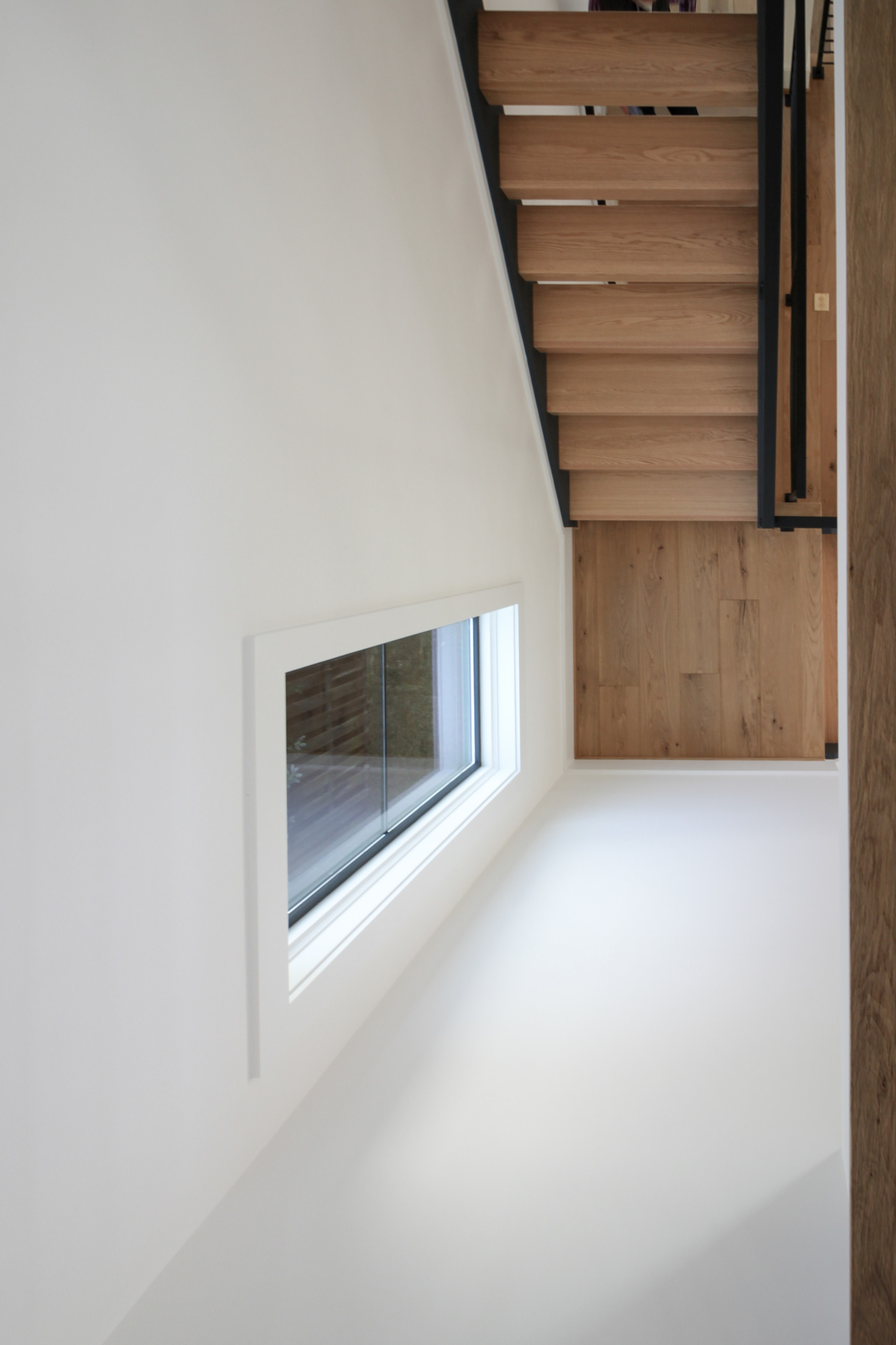 85_Sleek Three-Quarter Turn Multilevel-Staircase, McLean VA 22101