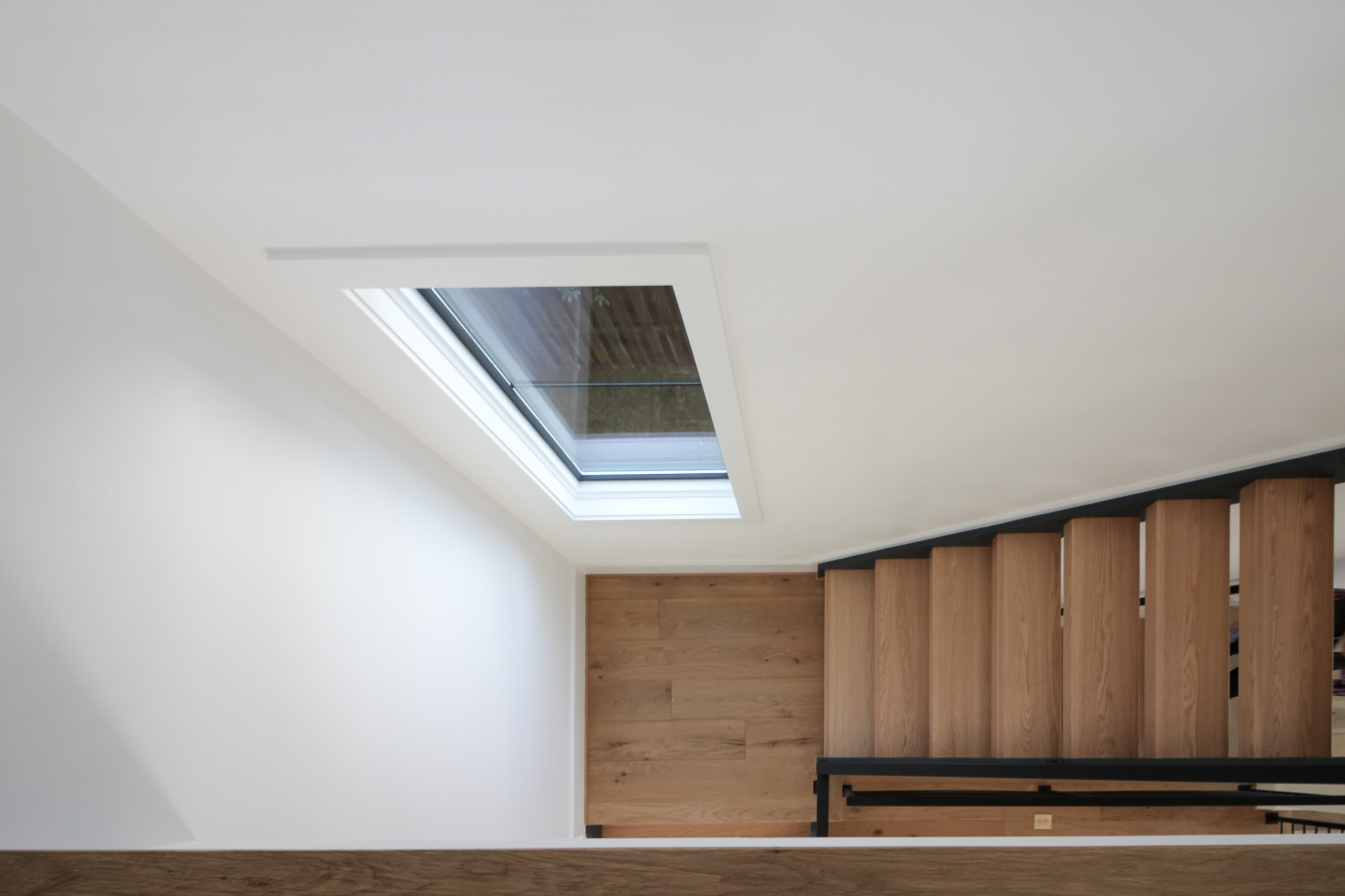 85_Sleek Three-Quarter Turn Multilevel-Staircase, McLean VA 22101