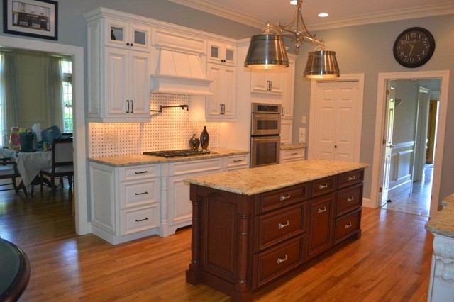 Granite State Cabinetry Bedford NH klassisch-modern-kueche