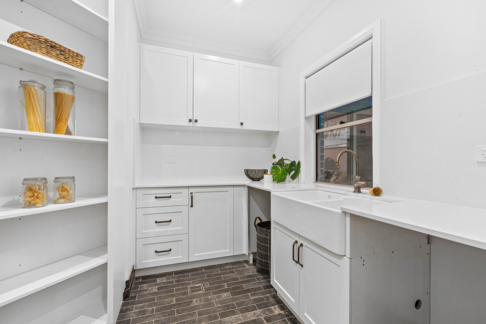 Photo of a contemporary kitchen in Sydney.