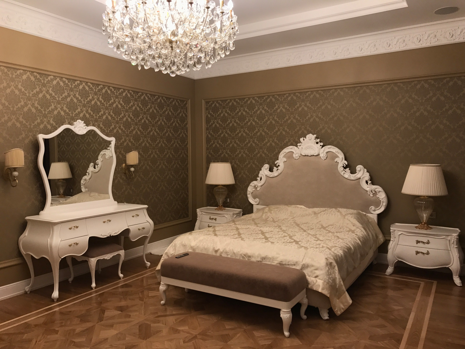 Смольный квартира