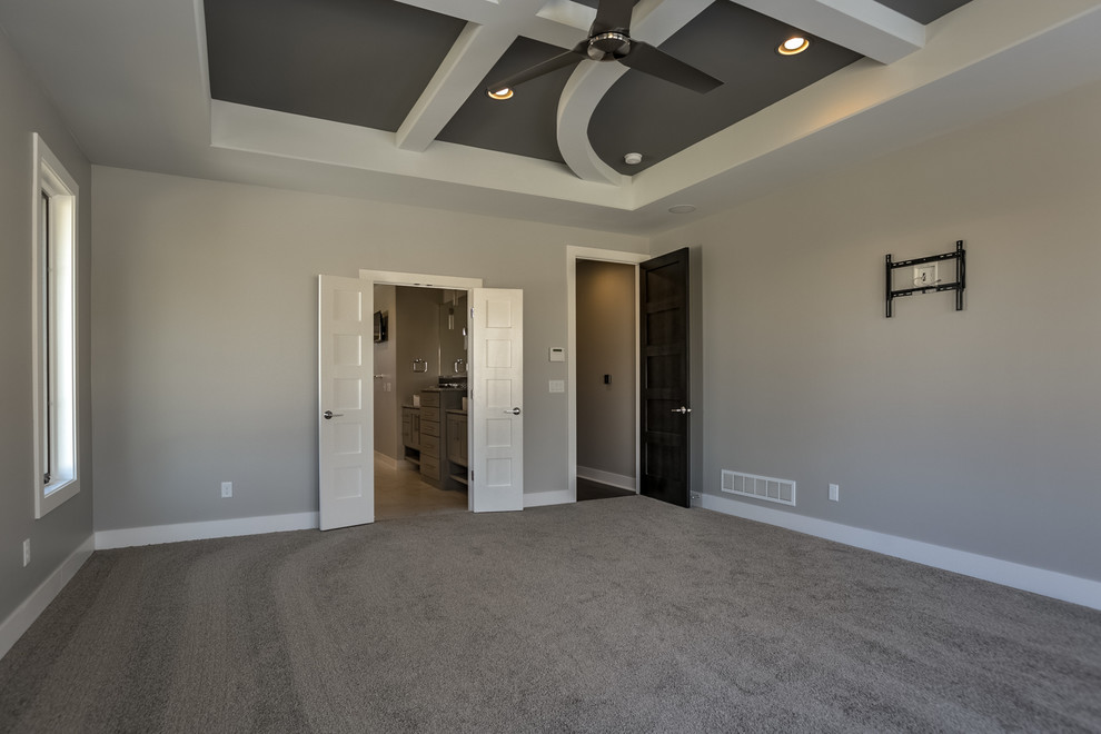 Inspiration for a transitional home design remodel in Omaha