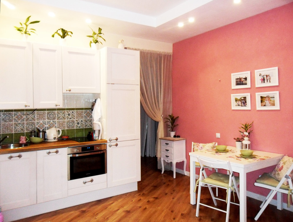 Средиземноморская кухня с обеденной зоной