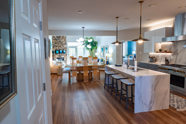 Shining Ocean Home coastal-kitchen