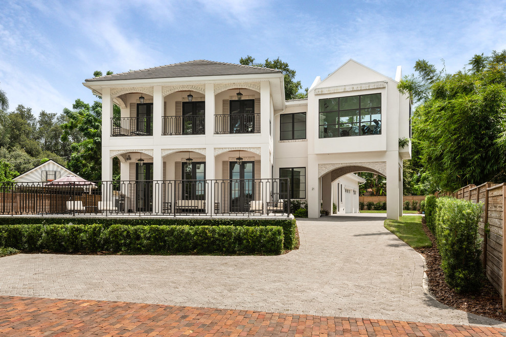 Inspiration for a transitional home design remodel in Orlando