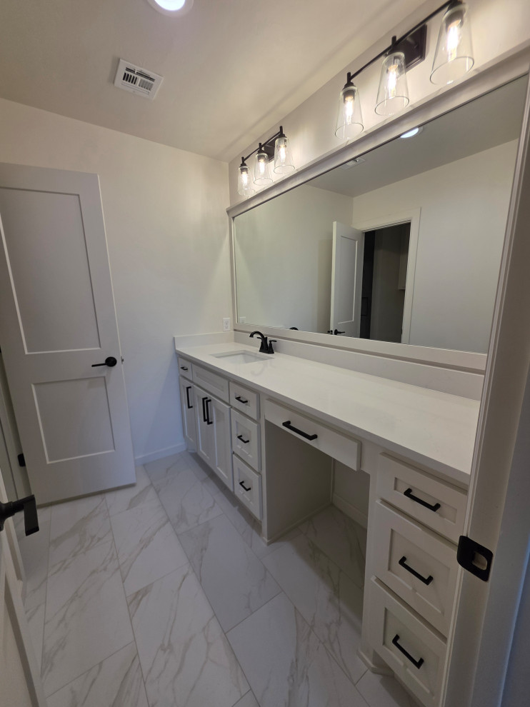 Jack & Jill open concept split floor plan