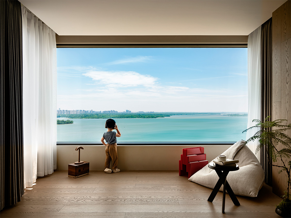 Особняк с видом на озеро