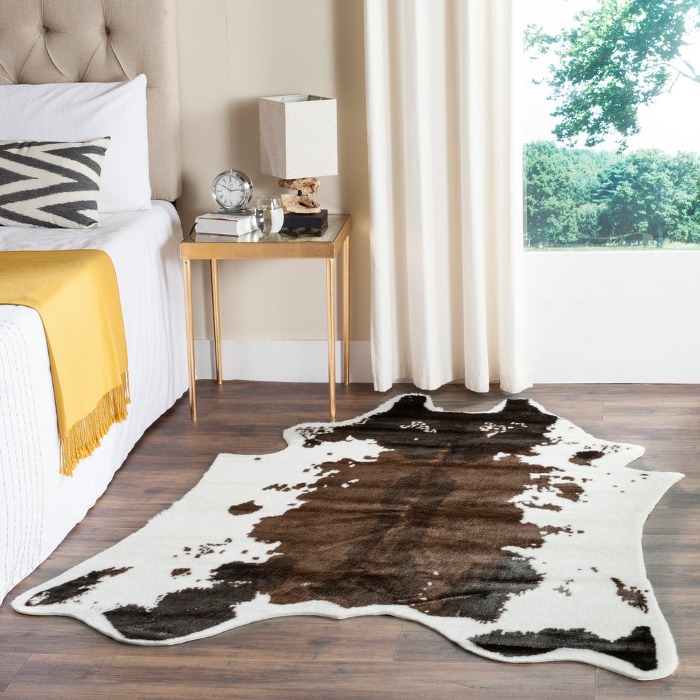 Safavieh Faux Cow Hide Collection FCH101 Rug, Brown, 5'x6' 7"