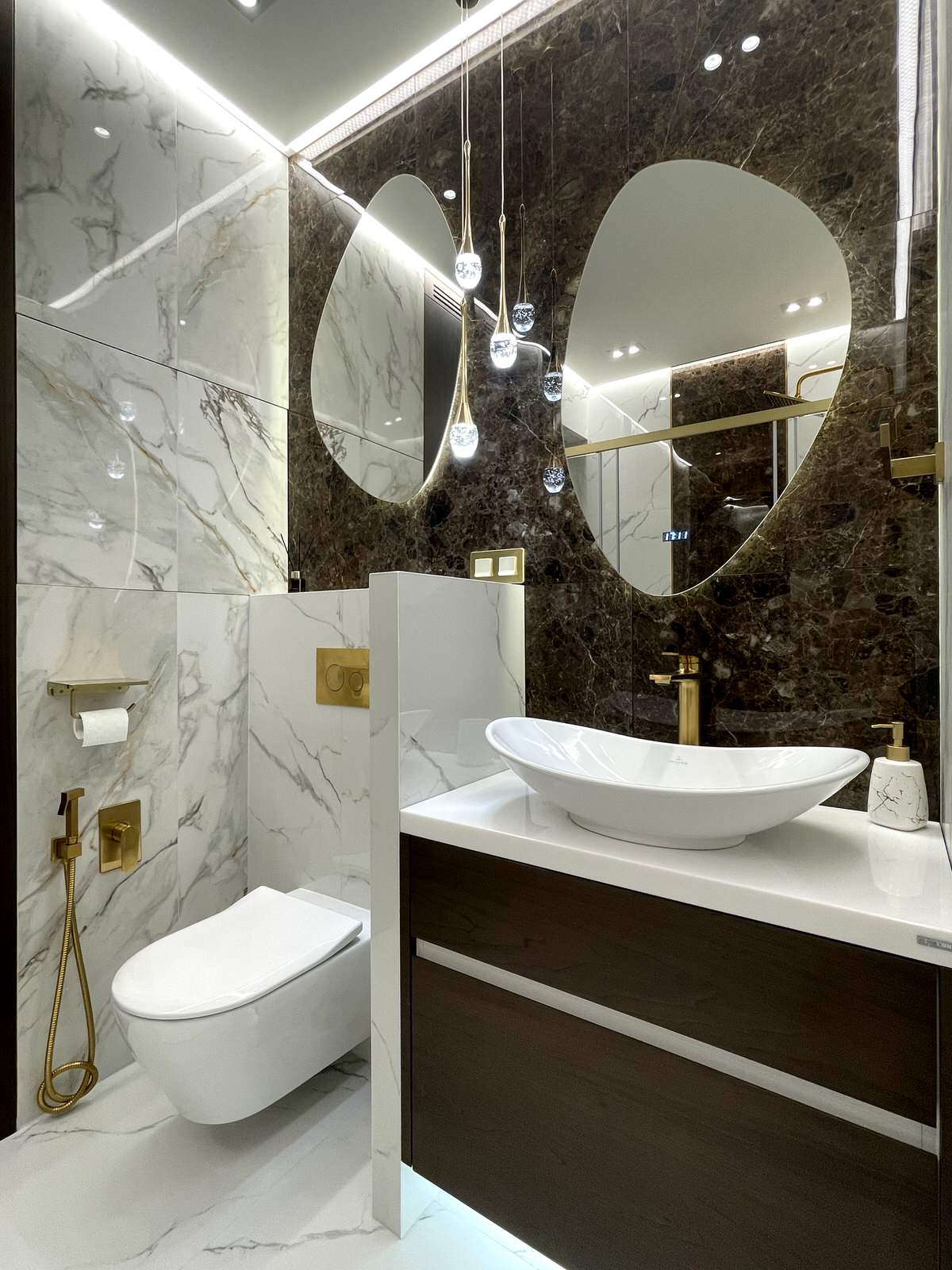 Санузел под мрамор Лабрадор