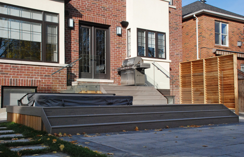 Deck - modern deck idea in Toronto
