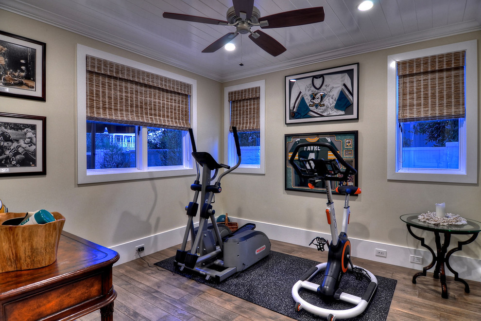 Inspiration for a traditional home gym in Orange County.