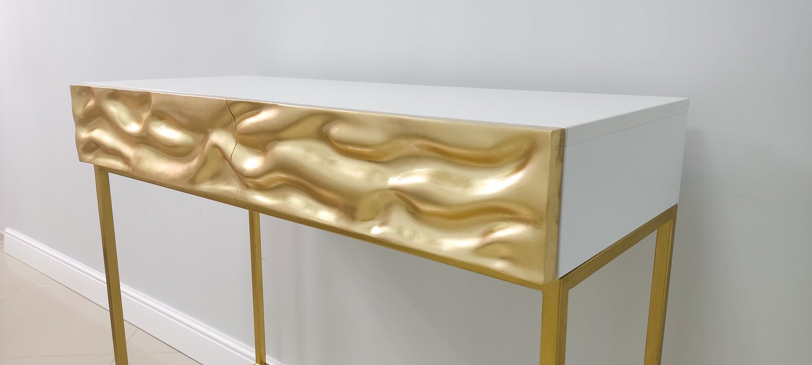 Консоль  в прихожую (эмаль, золочение, разработка ЧПУ фасадов)