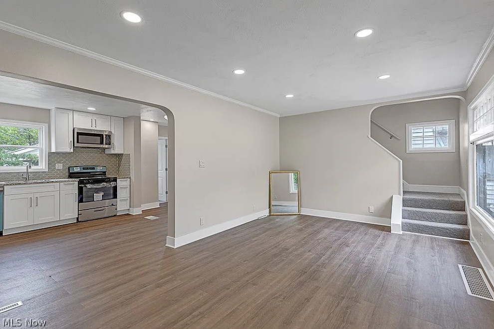 FULL HOUSE REMODLING NICE TURN OVER
