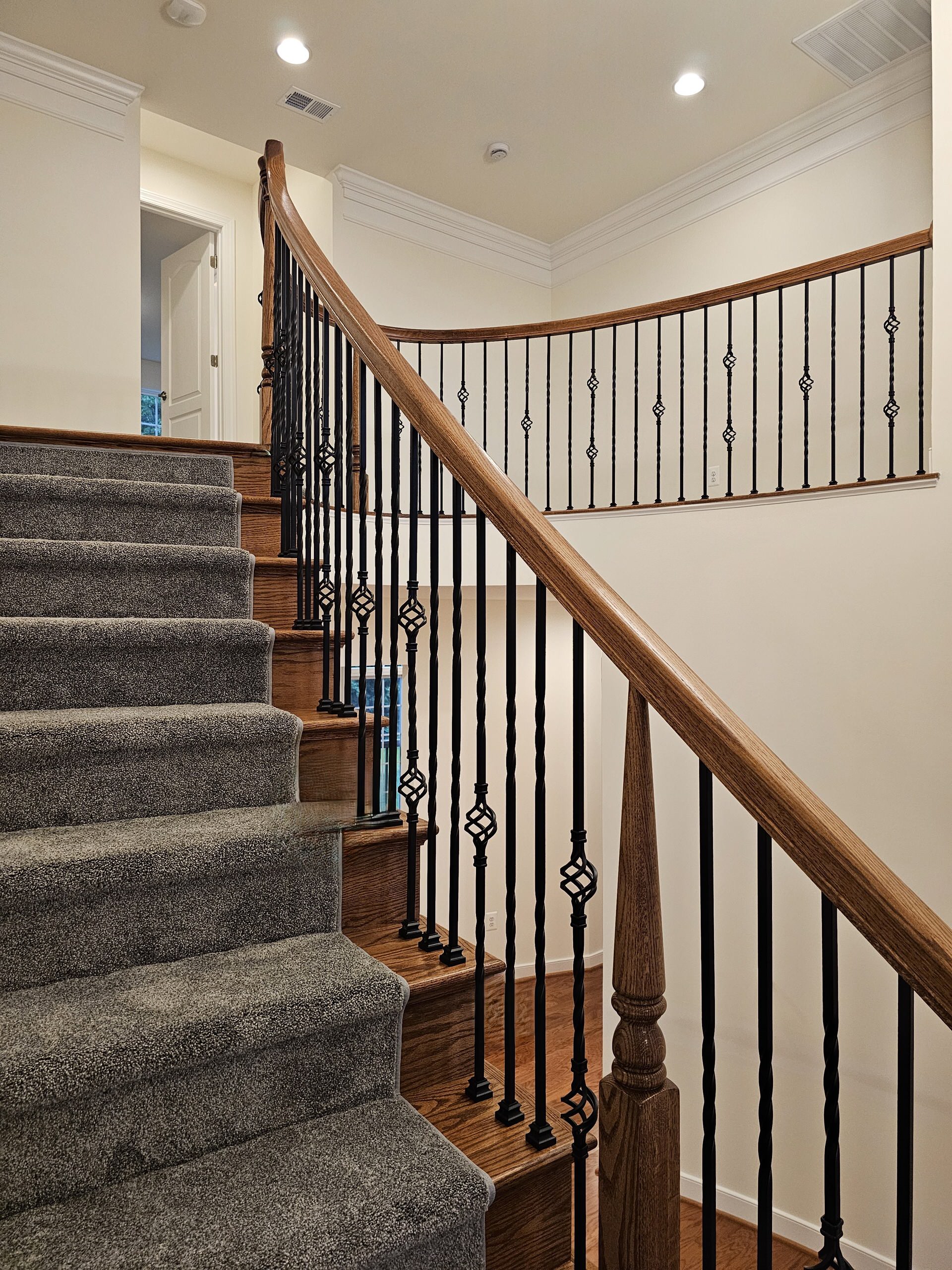 128_Grand Entryway Elliptical Staircase, Nokesville, VA 20181