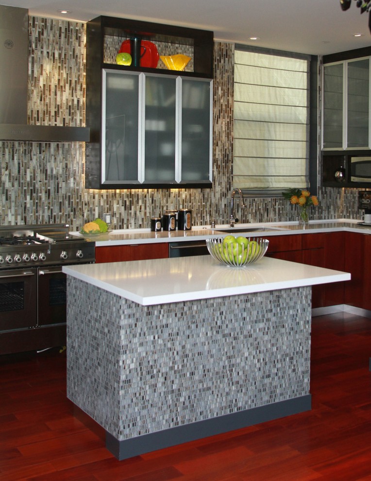 Transitional kitchen photo in Phoenix