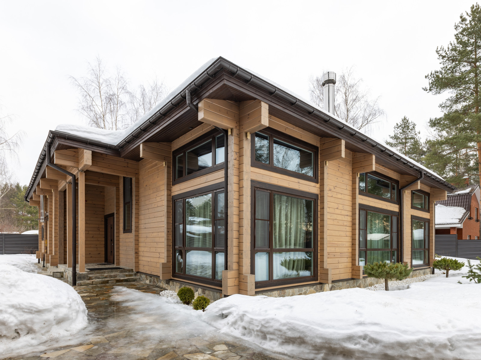 Загородный дом в стиле шале.