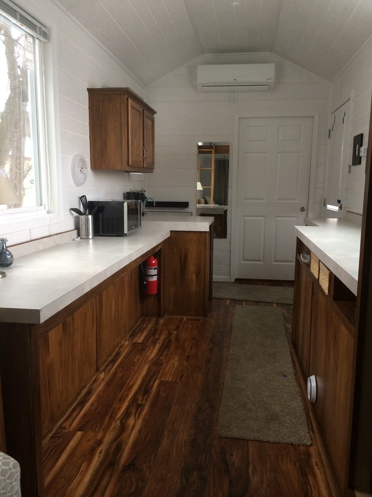 Transitional kitchen photo in Minneapolis