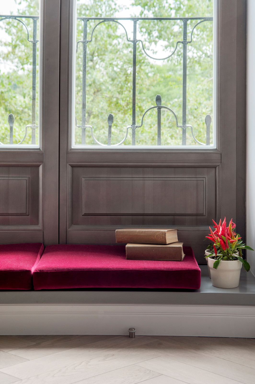 Квартира в доме по проекту архитектора Жолтовского.