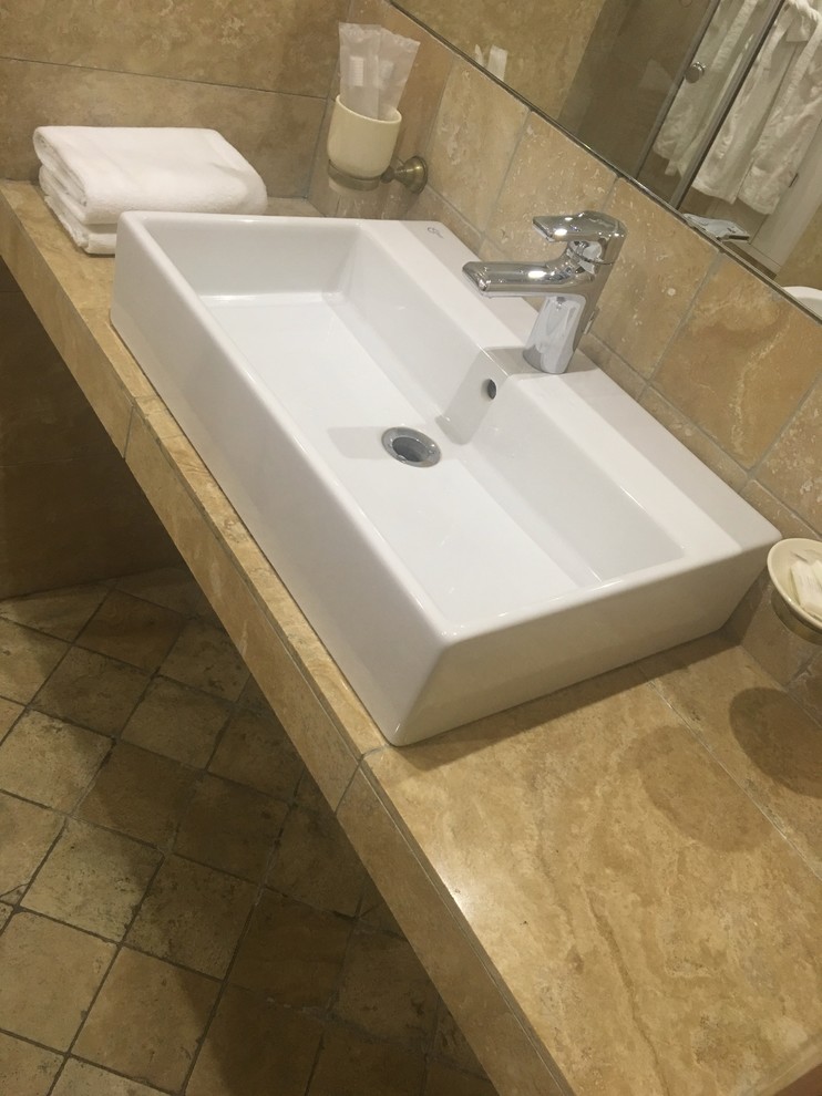 Травертин в ванной