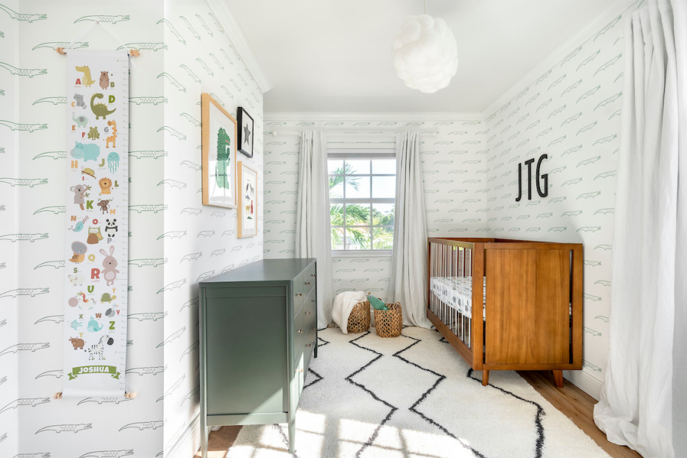 Minimalist nursery photo in Miami