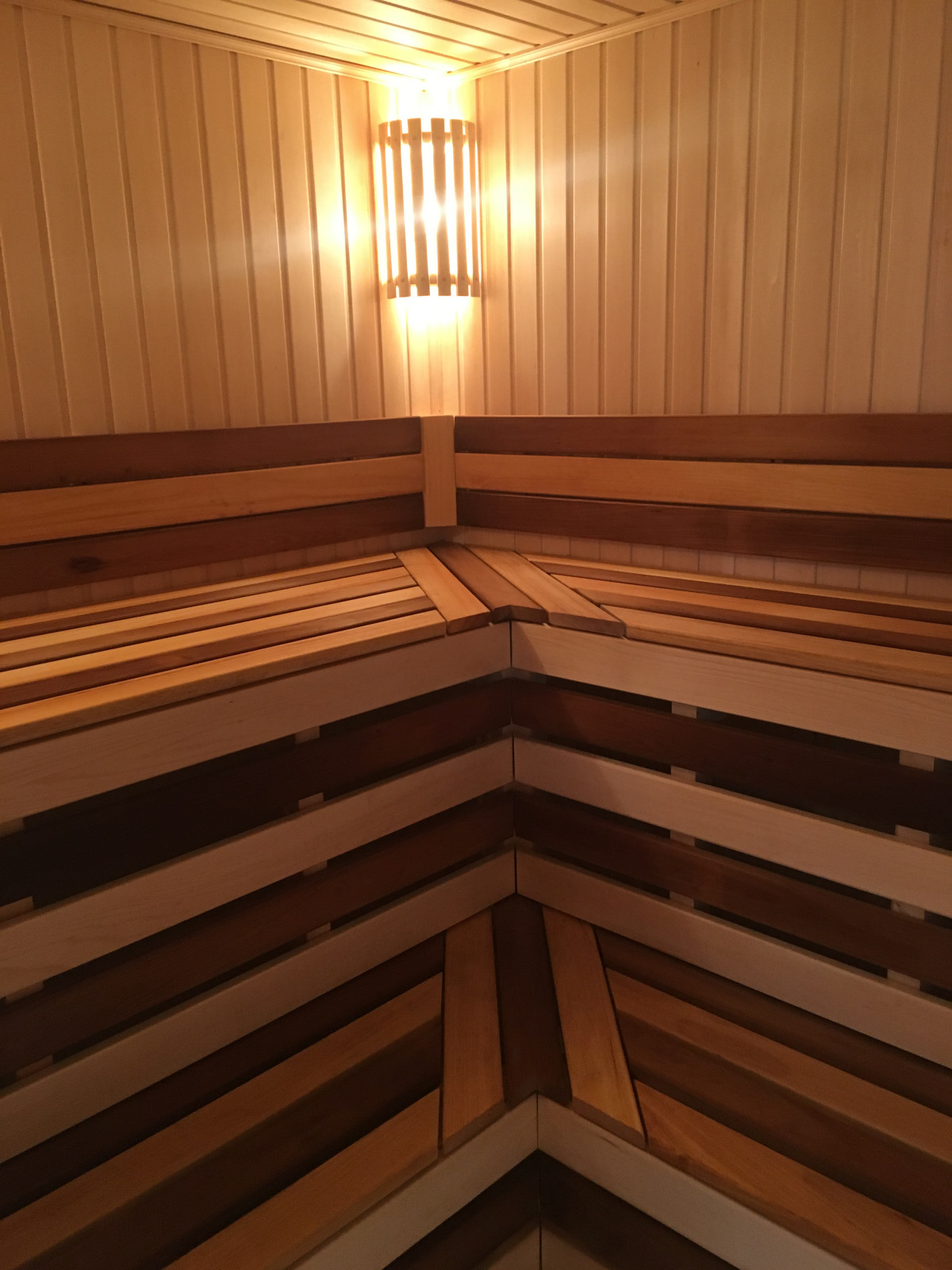 Отделка бани из сруба