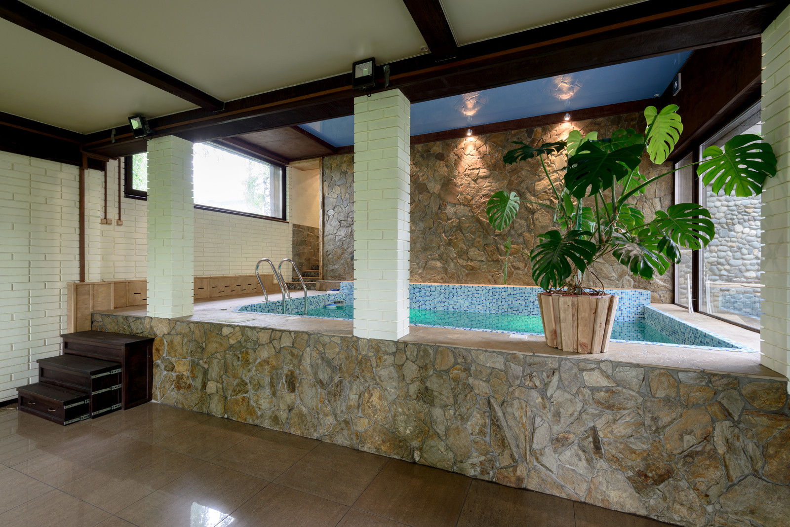 Частный спа-комплекс с стиле Шале