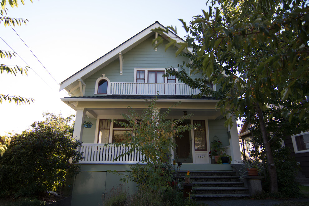 Inspiration for a large craftsman home design remodel in Seattle