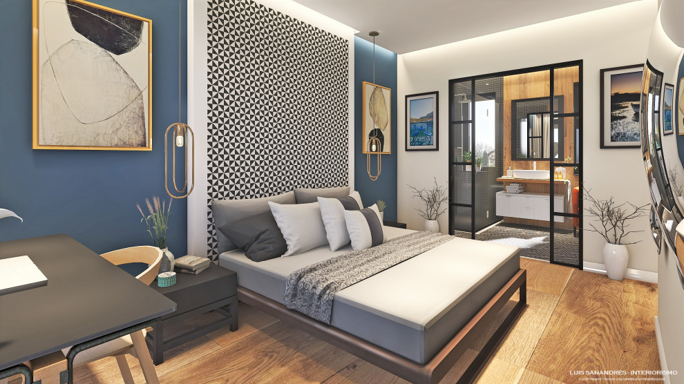 Imagen de dormitorio principal actual de tamaño medio con paredes blancas, suelo de madera en tonos medios y papel pintado