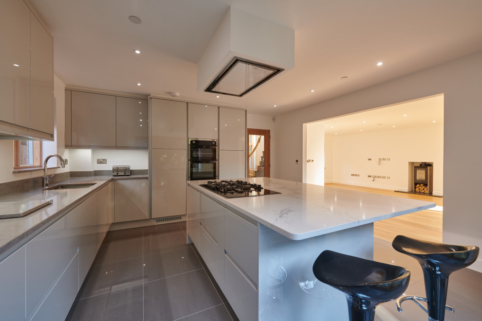 Inspiration for a contemporary kitchen in Hertfordshire.