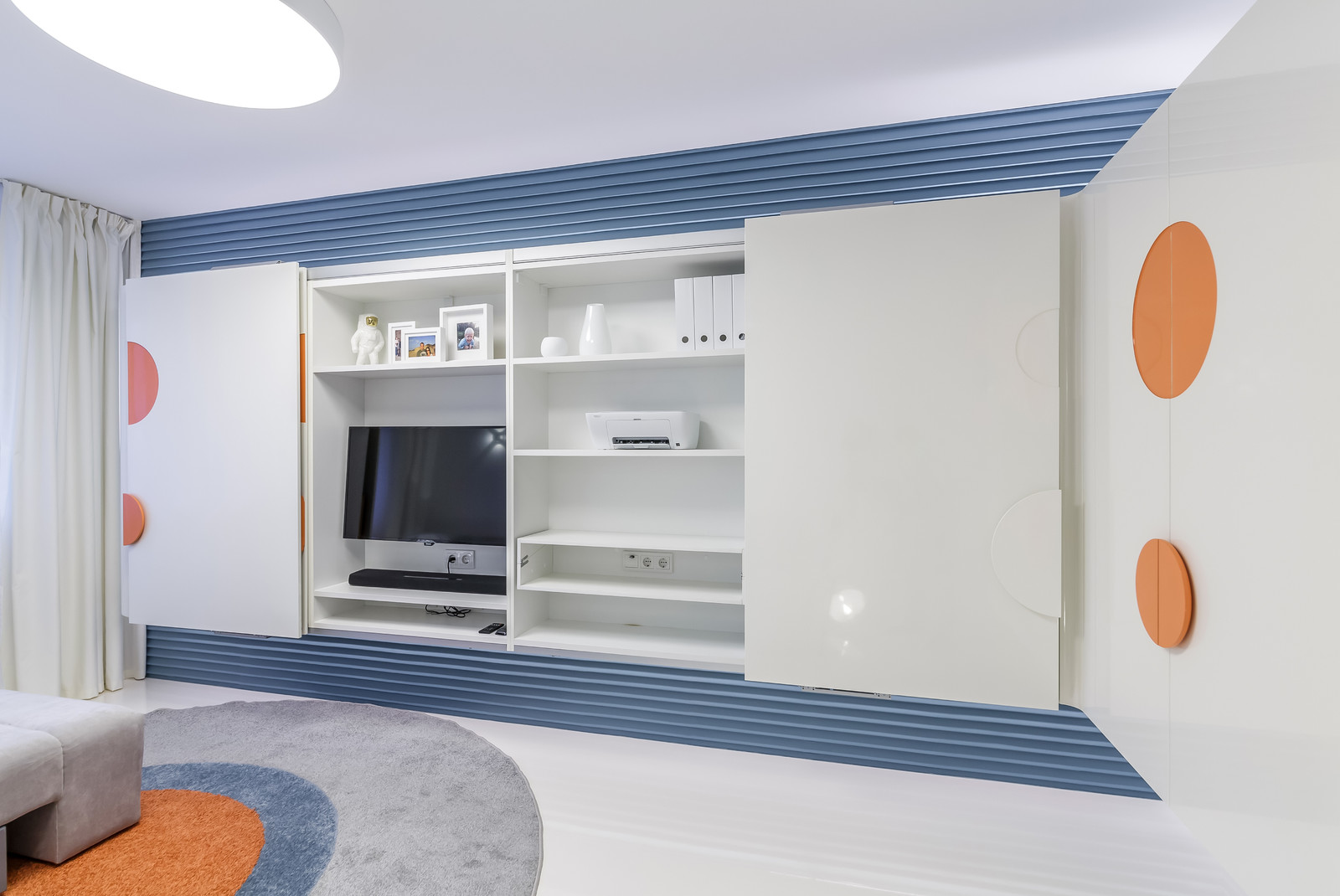 Космический люкс в гостиной для программы "Квартирный вопрос"