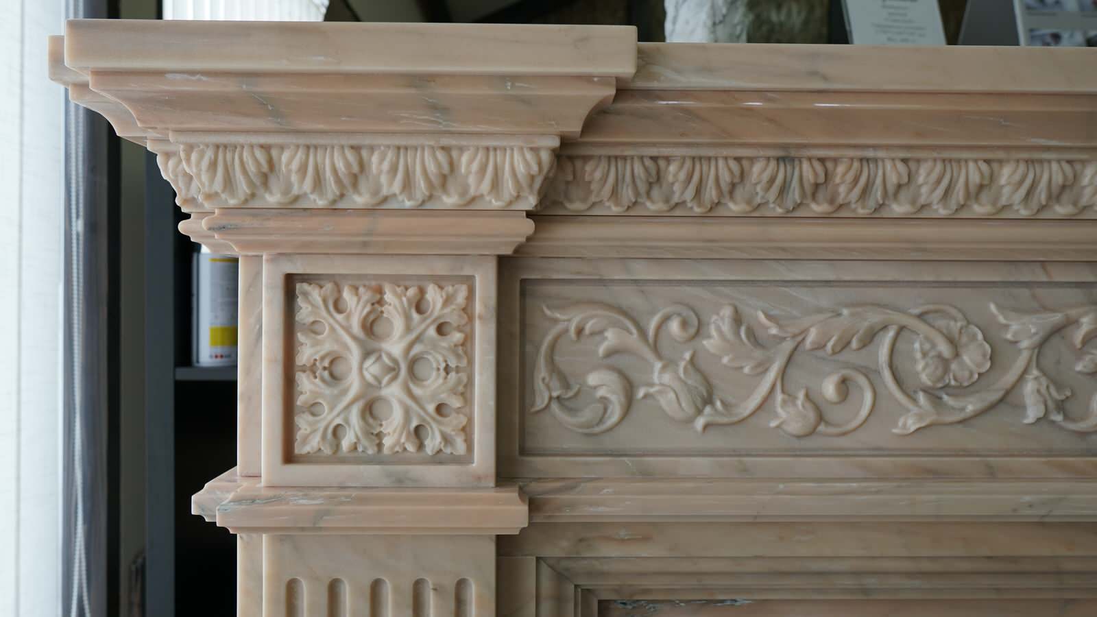 Мраморный портал камина - "Престон"