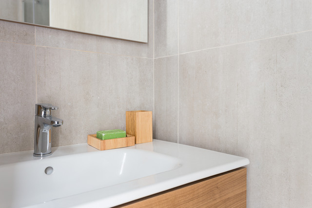 Reforma integral de un piso de 60m2 contemporary-bathroom