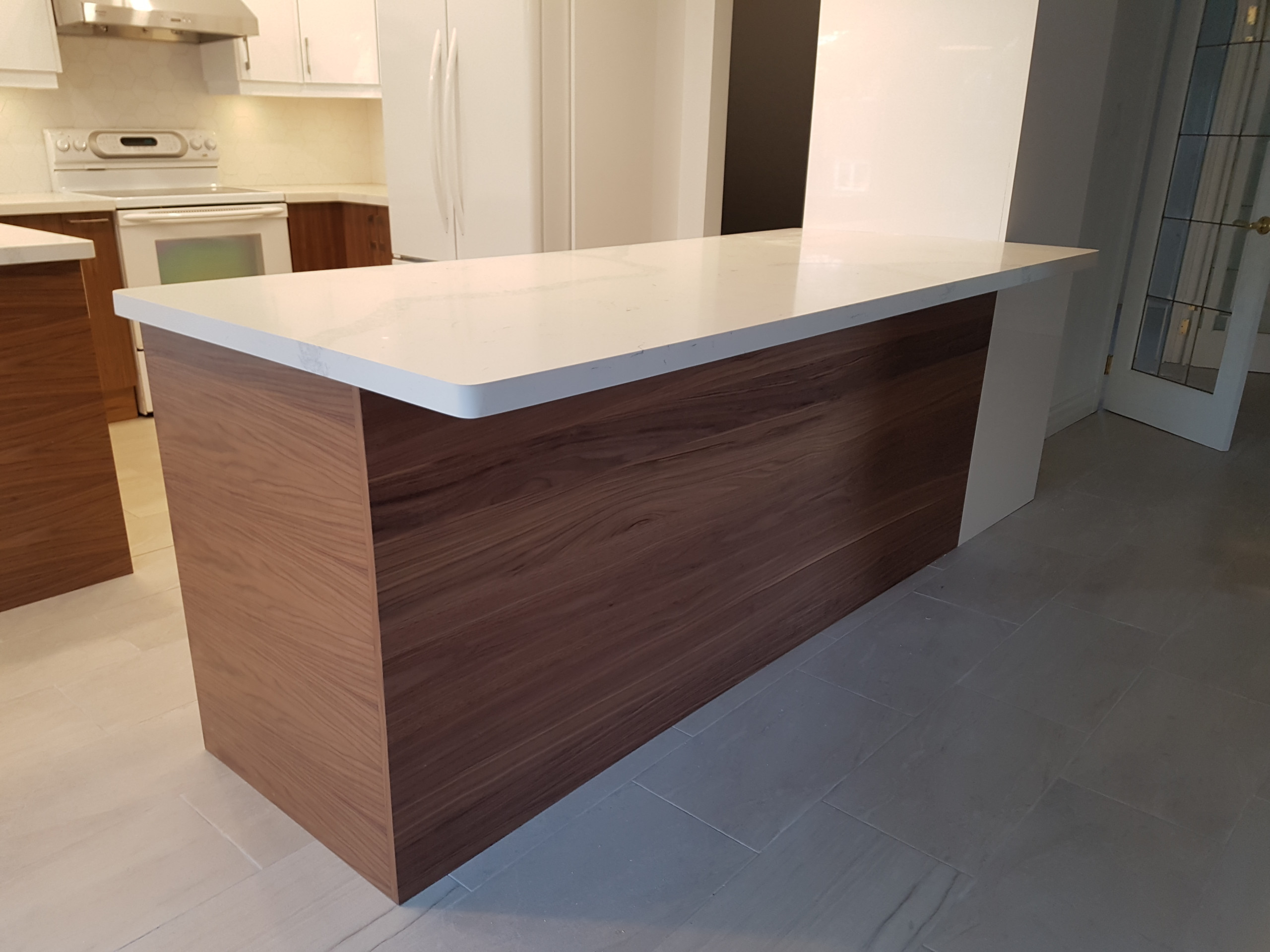 High Gloss Kitchen with 2 Peninsula's