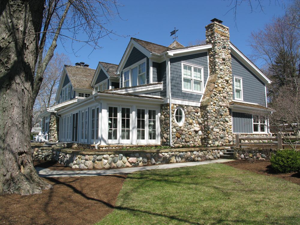 Modern Lake Cottage