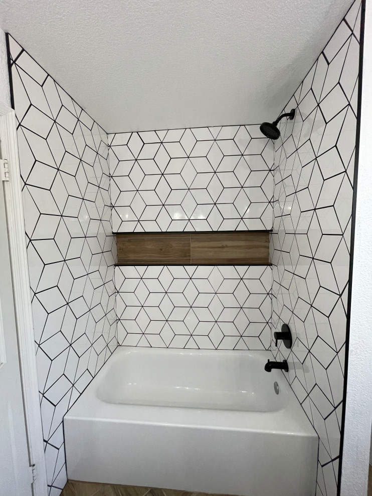 Mid-sized contemporary bathroom in Phoenix with shaker cabinets, white cabinets, a double vanity, a freestanding vanity, engineered quartz benchtops, white benchtops, an alcove tub, a shower/bathtub combo, white tile, porcelain tile, a shower curtain, an undermount sink, a two-piece toilet, white walls, medium hardwood floors and brown floor.