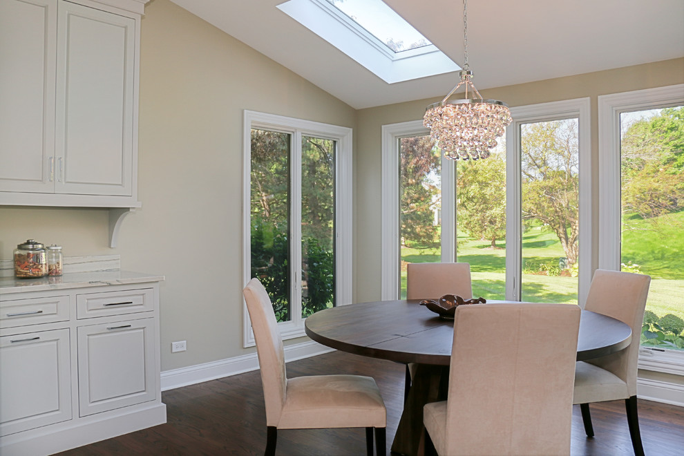 Inspiration for a transitional kitchen remodel in Chicago