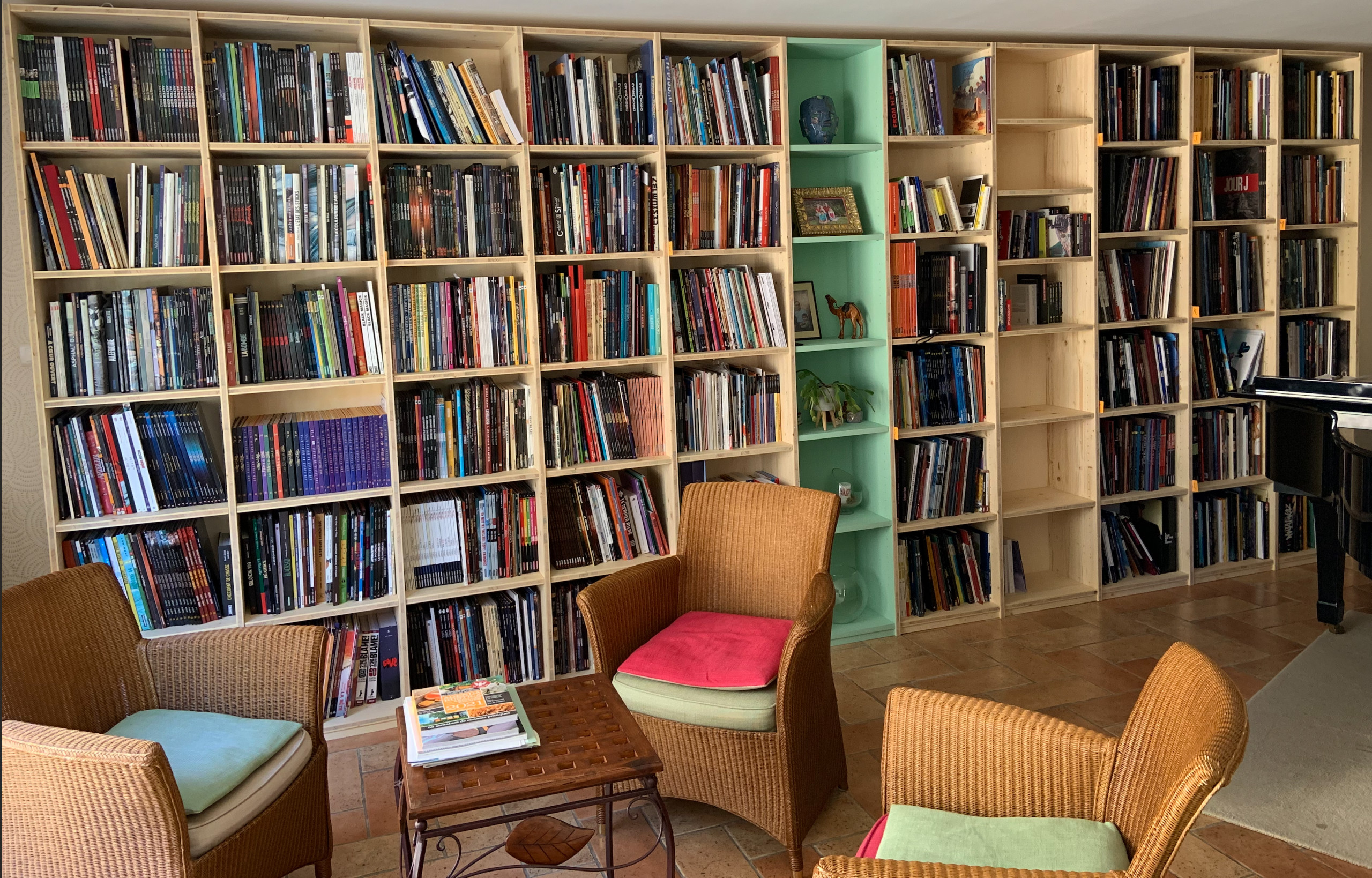 GIVRY Agencement sur mesure de bibliothèques & conseils matériaux et couleurs