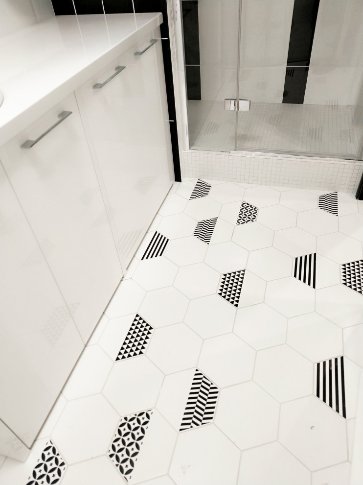 Графичная ванная комната