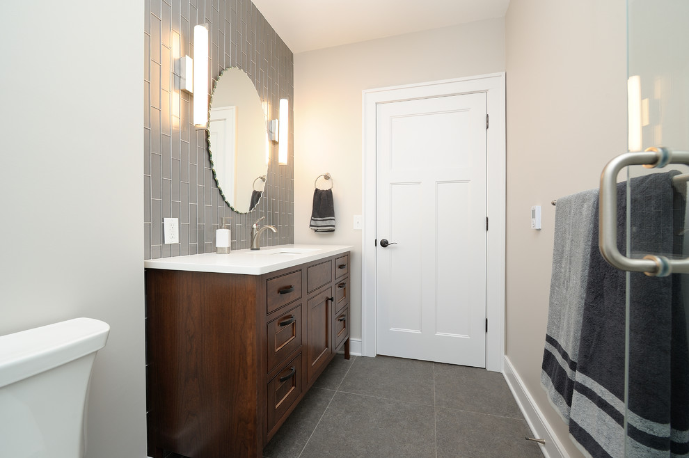 Example of a classic bathroom design in Grand Rapids