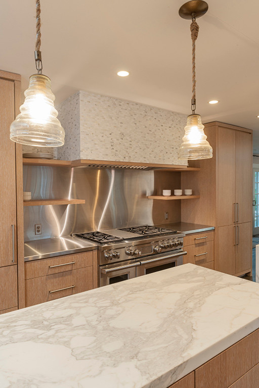This is an example of a modern kitchen in Indianapolis.