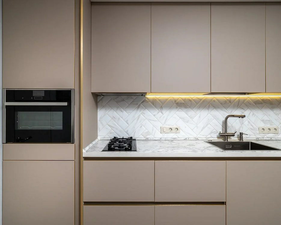 Бежевая прямая кухня на заказ