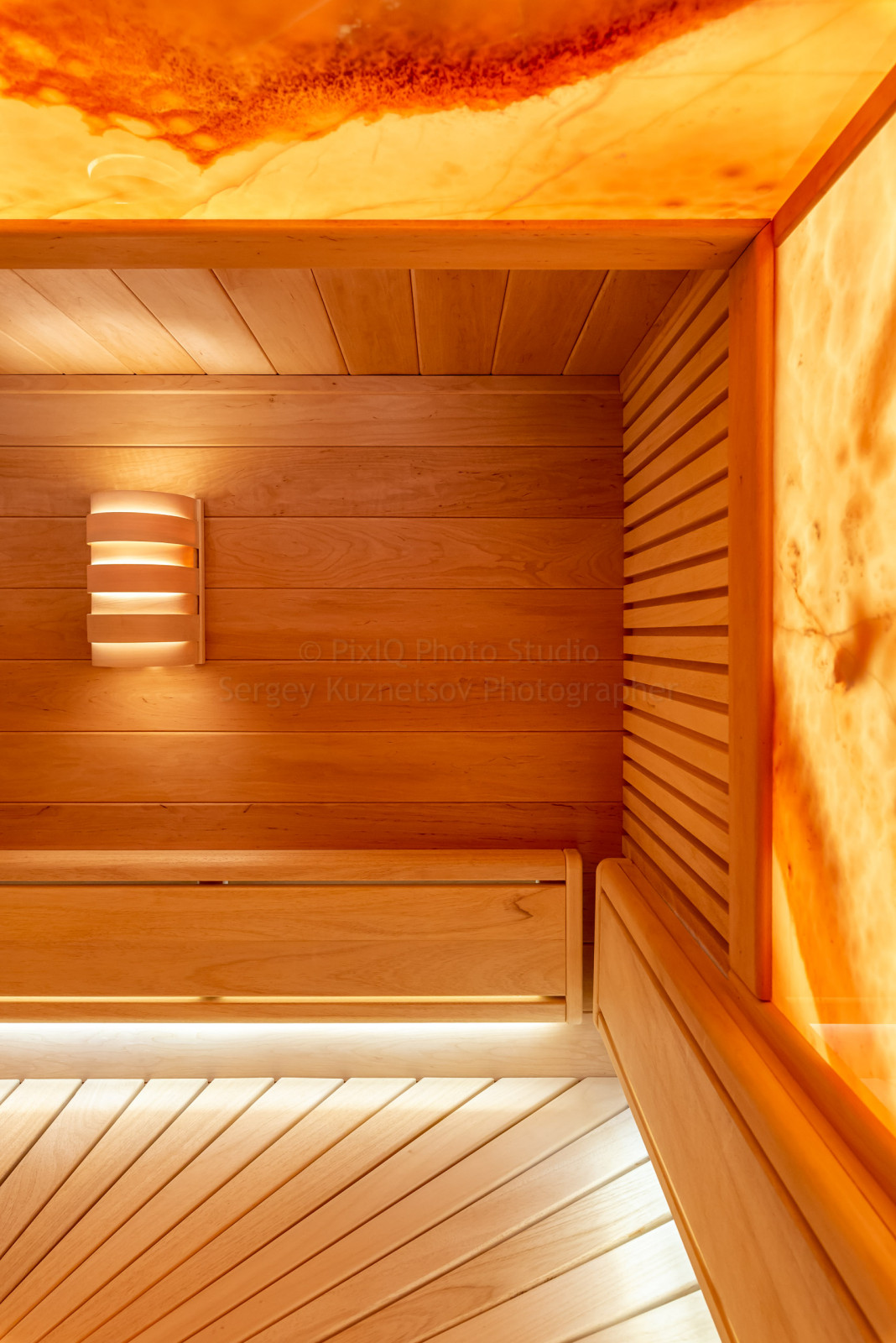 Сауна с ониксом и электропечью HARVIA